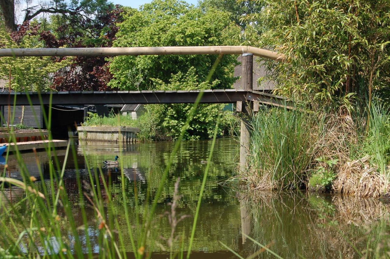 Bed-On-A-Boat Hotel Giethoorn Eksteriør billede