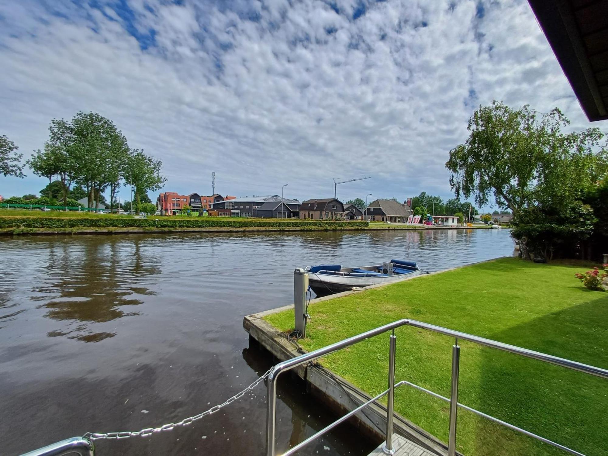 Bed-On-A-Boat Hotel Giethoorn Eksteriør billede